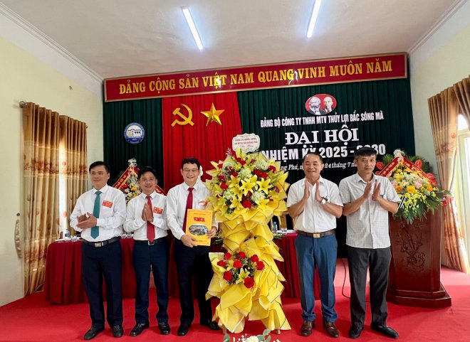 tặng hoa.jpg
